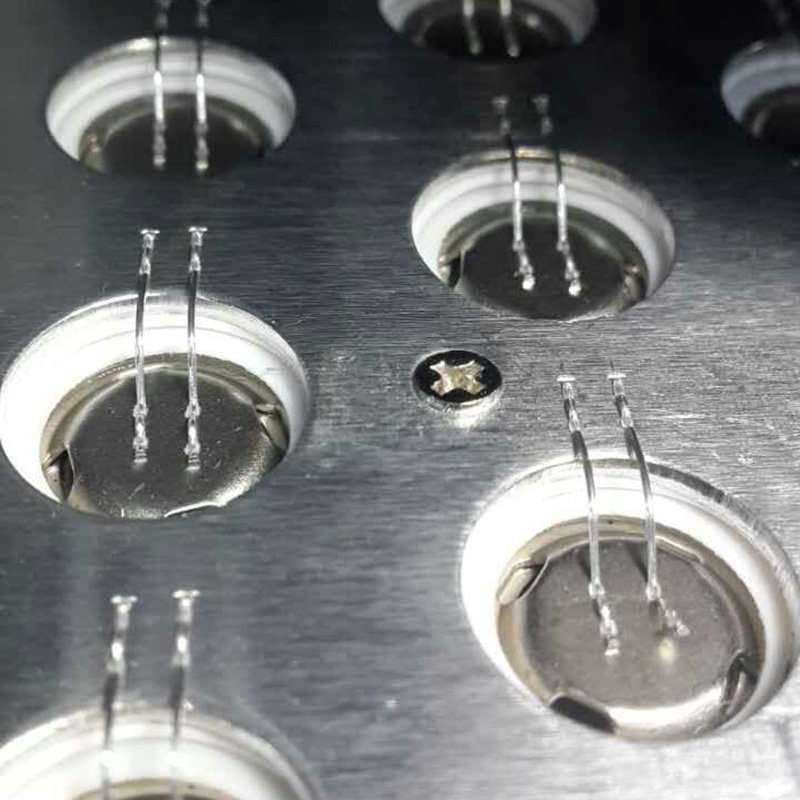 バッテリーパック溶接用超音波ウェッジワイヤーボンディングマシン 