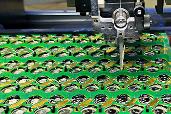 ACEY、ACEY-3753A超音波アルミワイヤボンディングマシン10セットをドイツに出荷